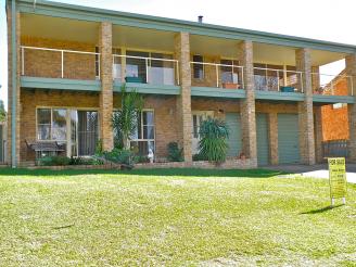 Family Entertainer Lake Cathie